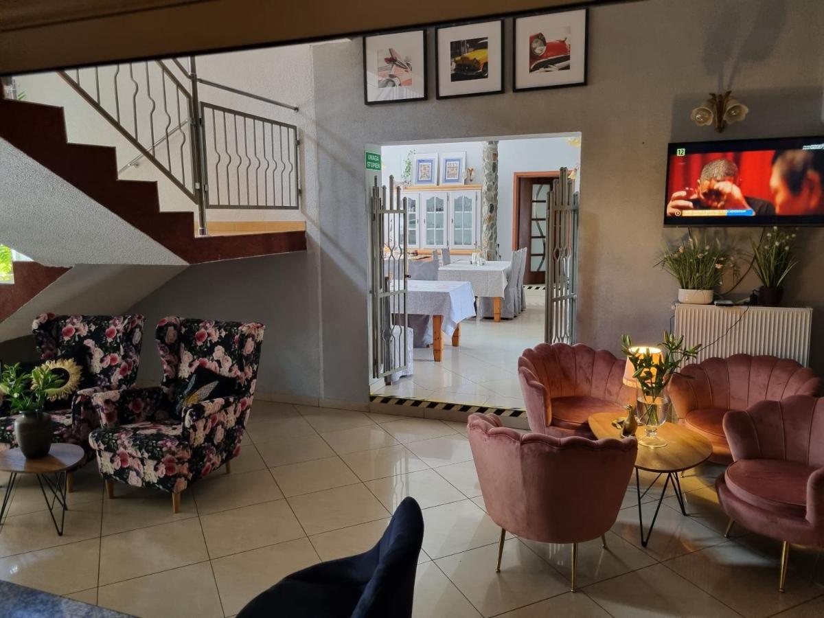 Hotel Zaulek Luban Eksteriør billede